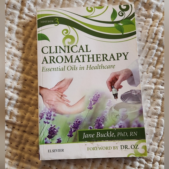 Clinical Aromatherapy, Essential Oils in Healthcare, Edition 3 - Picture 1 of 3